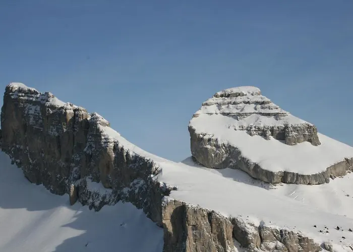 レジデンス カステル クラブ レザン パルク *