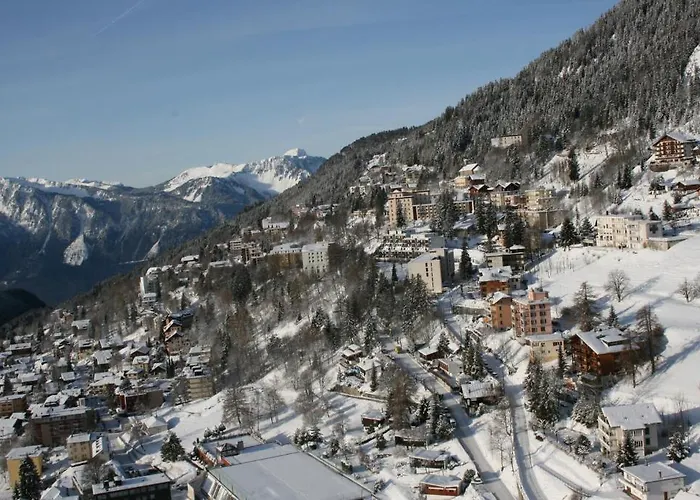 レジデンス カステル クラブ レザン パルク