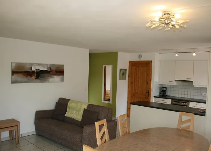 レジデンス カステル クラブ レザン パルク アパート